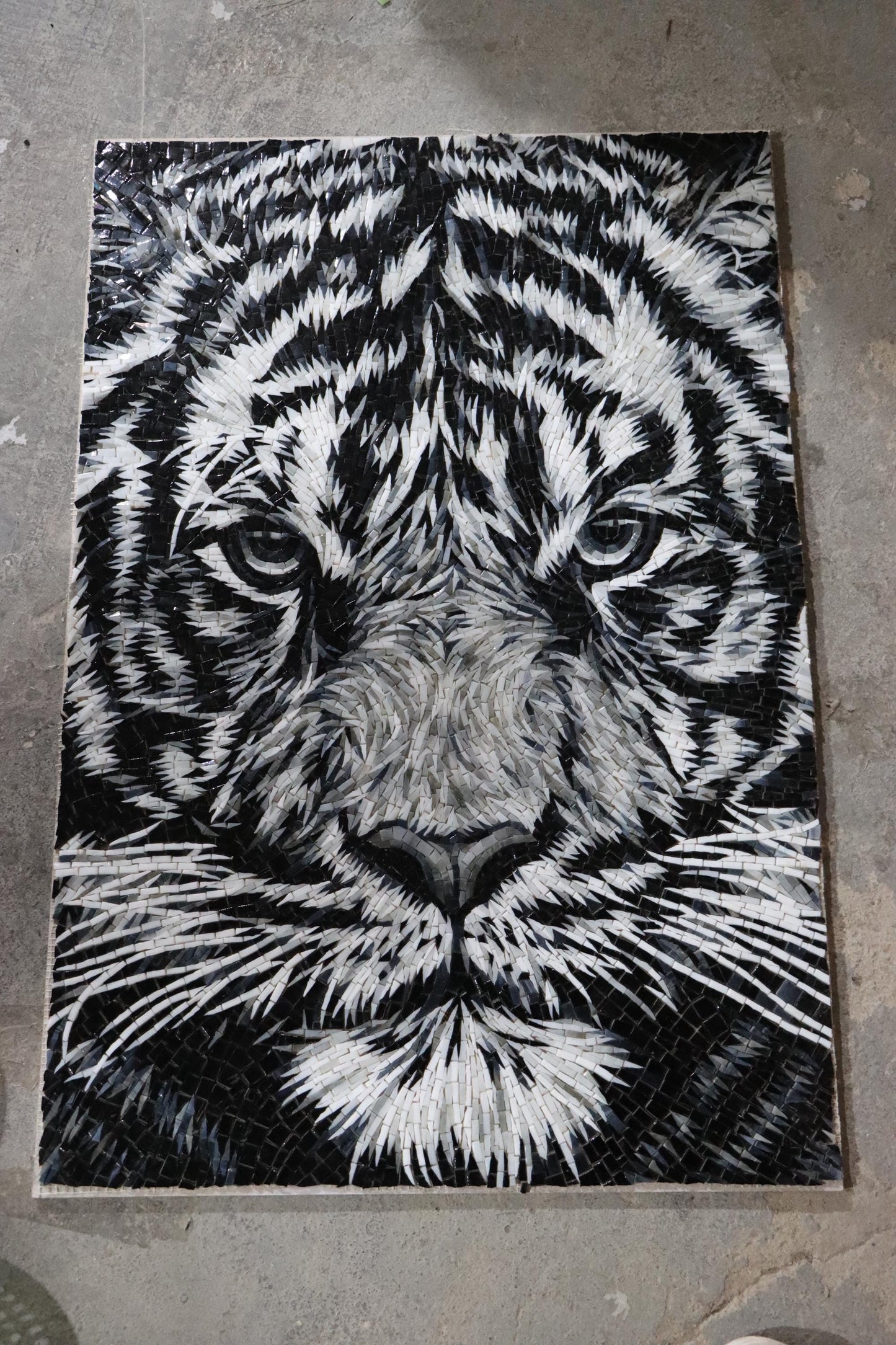 Hand-Cut Ice Jade Glass Tiger Mosaic Mural,Handmade Artistic Tile Wall Decor,Bespoke Wildlife Art for Home & Office,Premium Tiger Lover Gift - GR.Mosaic Decorative Pattern (View 7)