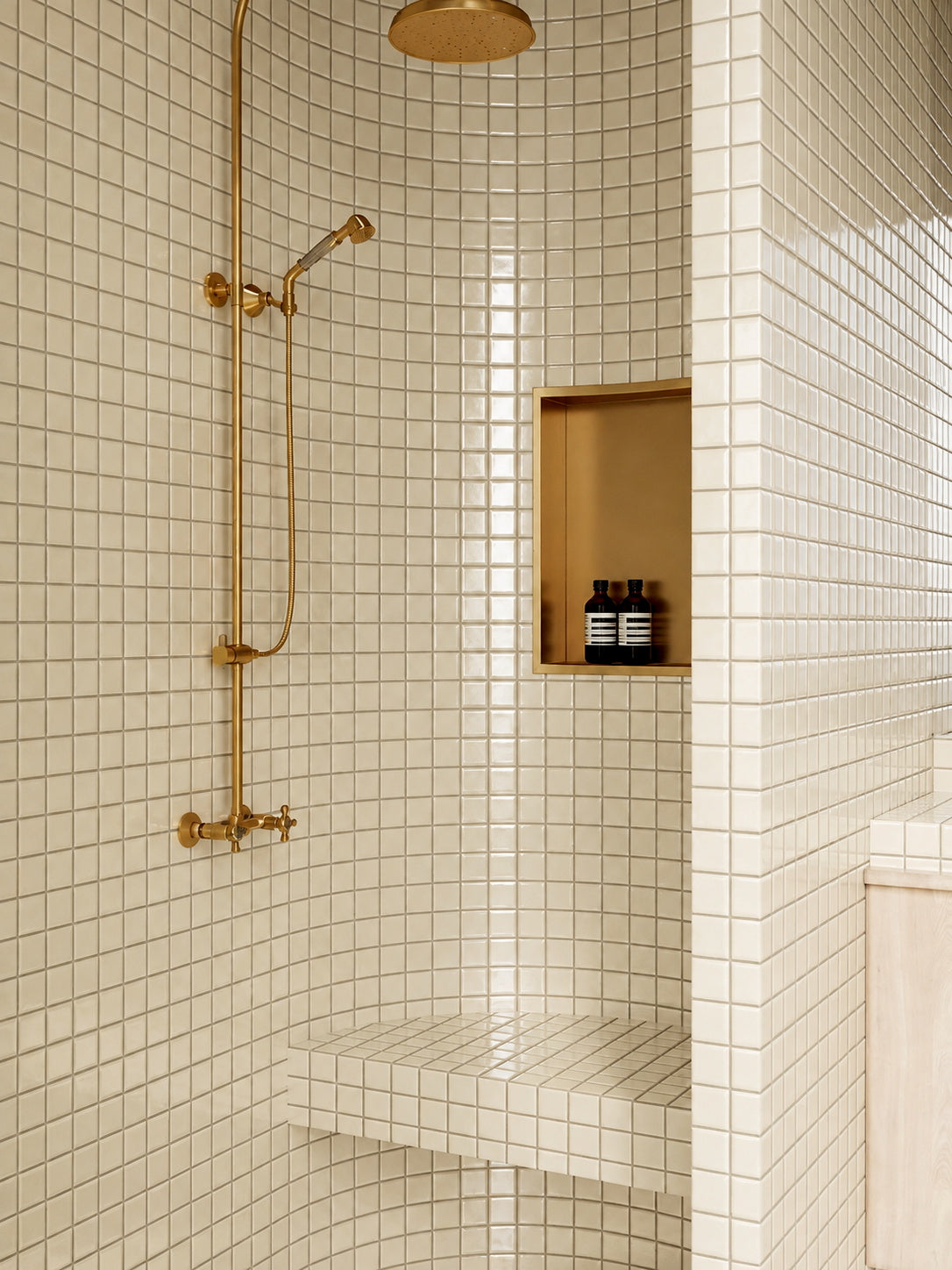 Ceramic grid mosaic tile 30x30 chips bathroom shower cafe bakery wall