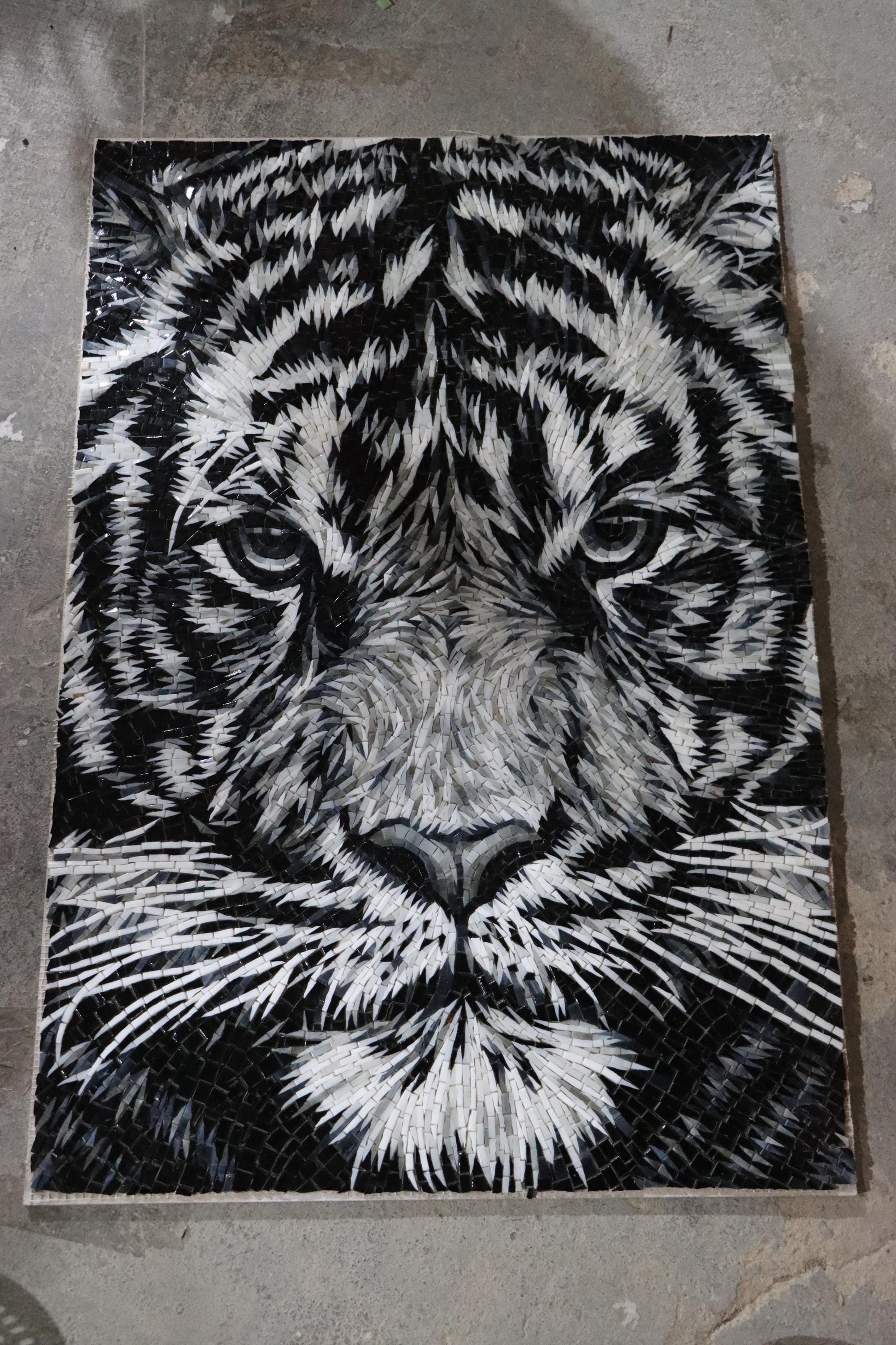 Hand-Cut Ice Jade Glass Tiger Mosaic Mural,Handmade Artistic Tile Wall Decor,Bespoke Wildlife Art for Home & Office,Premium Tiger Lover Gift - GR.Mosaic Decorative Pattern (View 6)