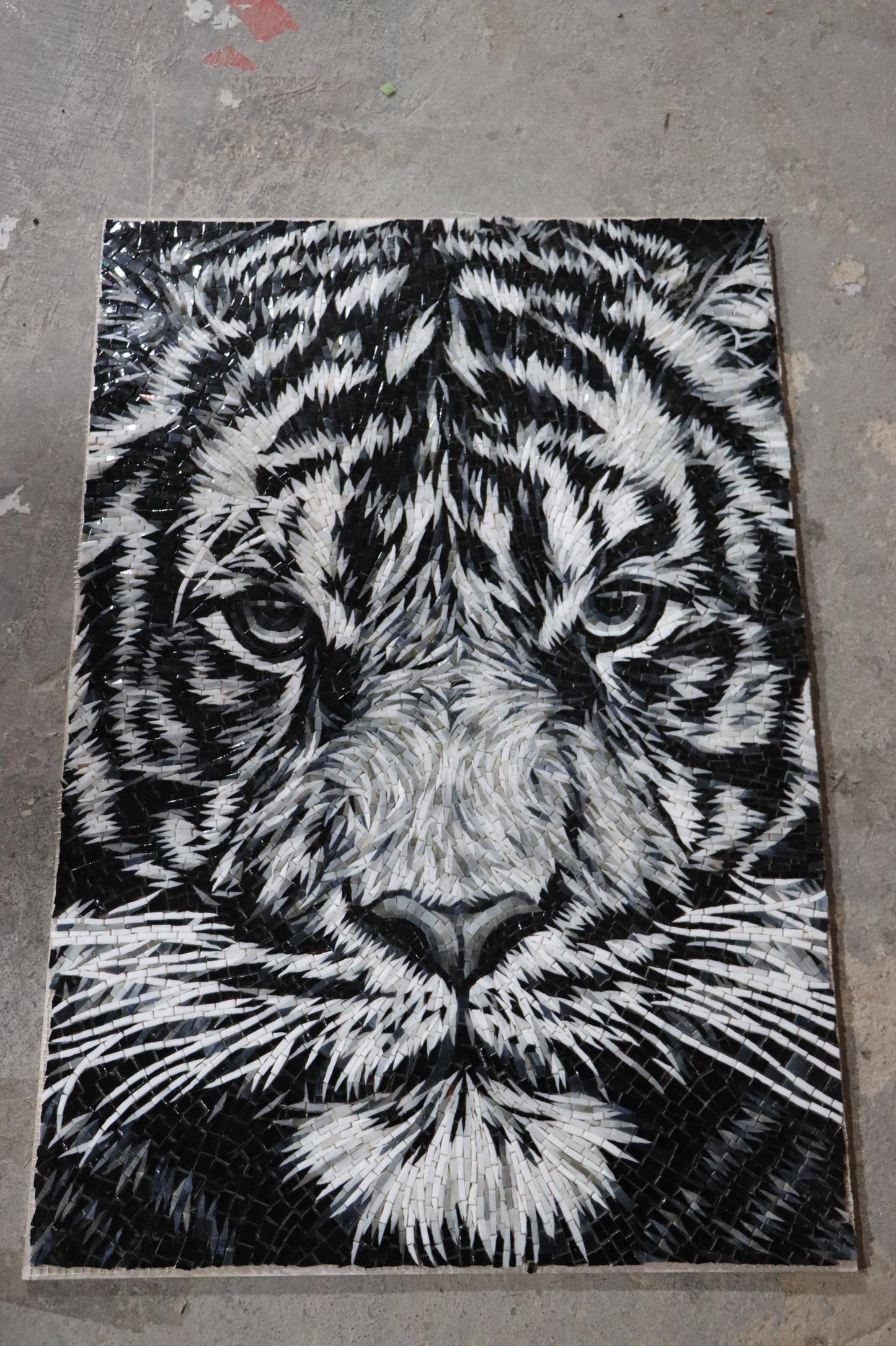 Hand-Cut Ice Jade Glass Tiger Mosaic Mural,Handmade Artistic Tile Wall Decor,Bespoke Wildlife Art for Home & Office,Premium Tiger Lover Gift - GR.Mosaic Decorative Pattern (View 5)